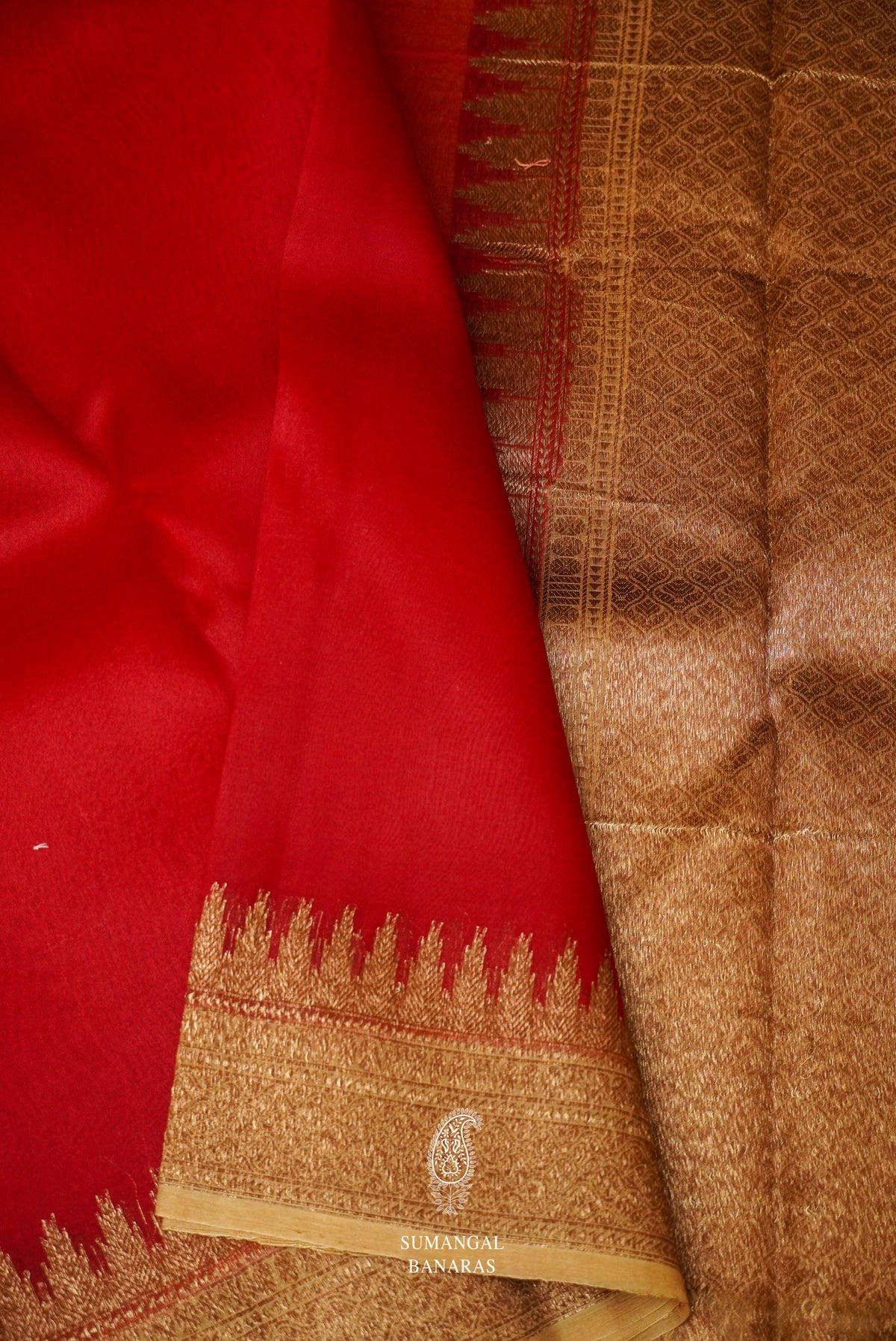 Handwoven Classic Red Breezy Organza Saree