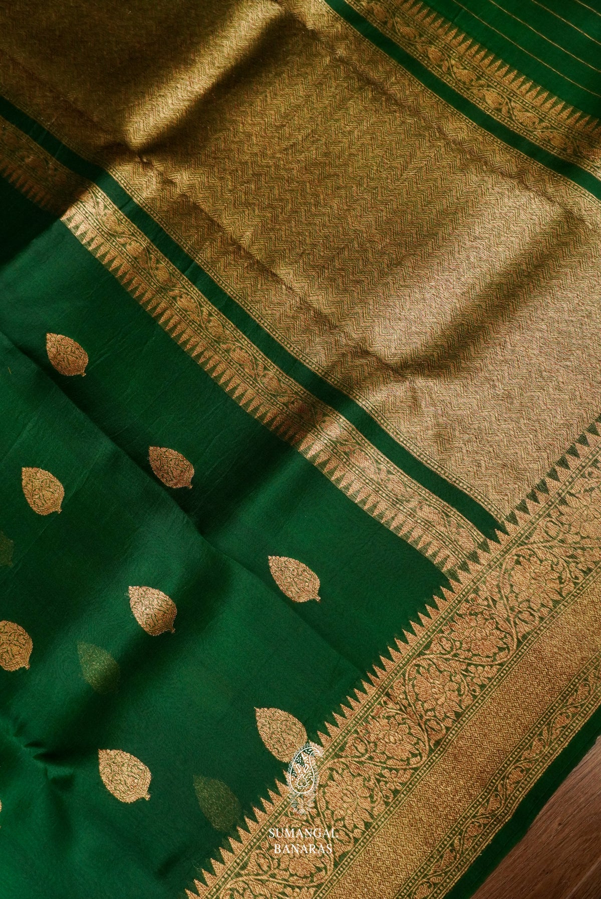 Handwoven Bottle Green Breezy Organza Saree