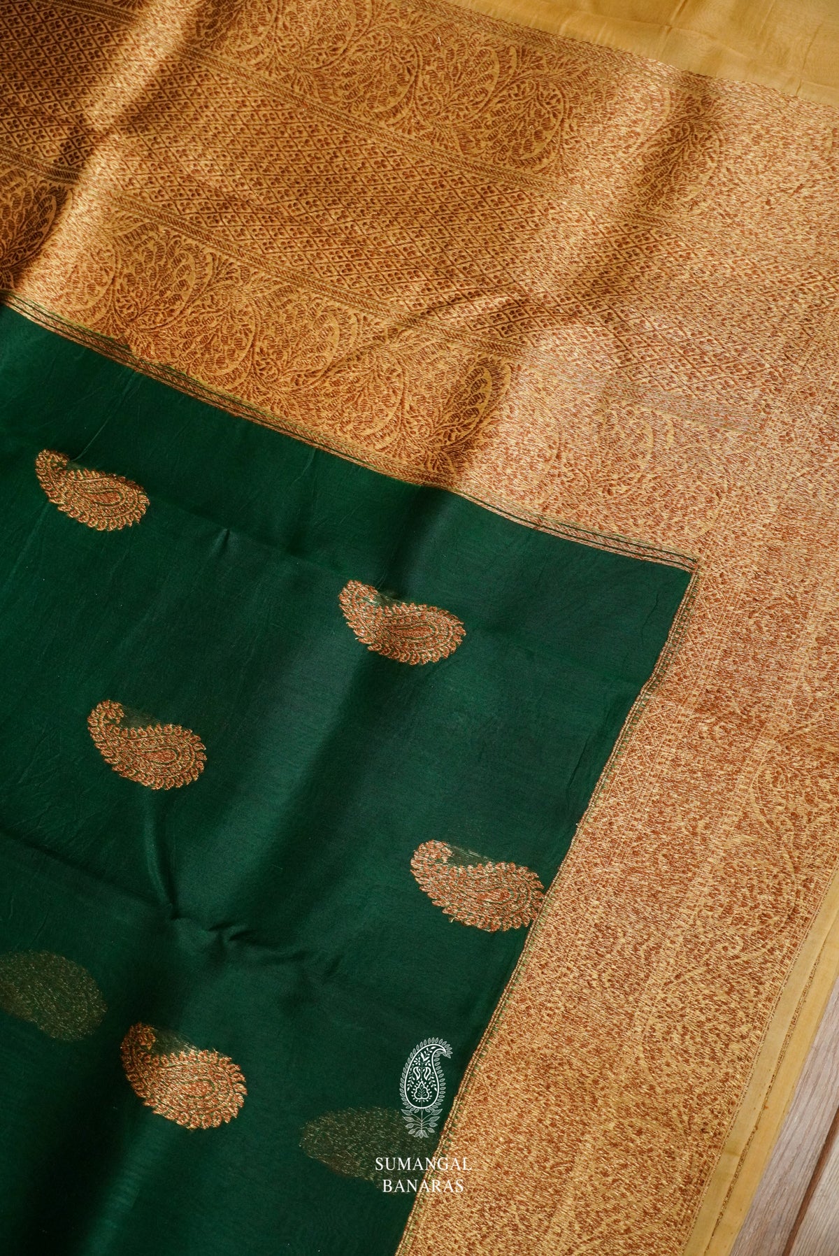 Handwoven Dark Green Breezy Organza Saree