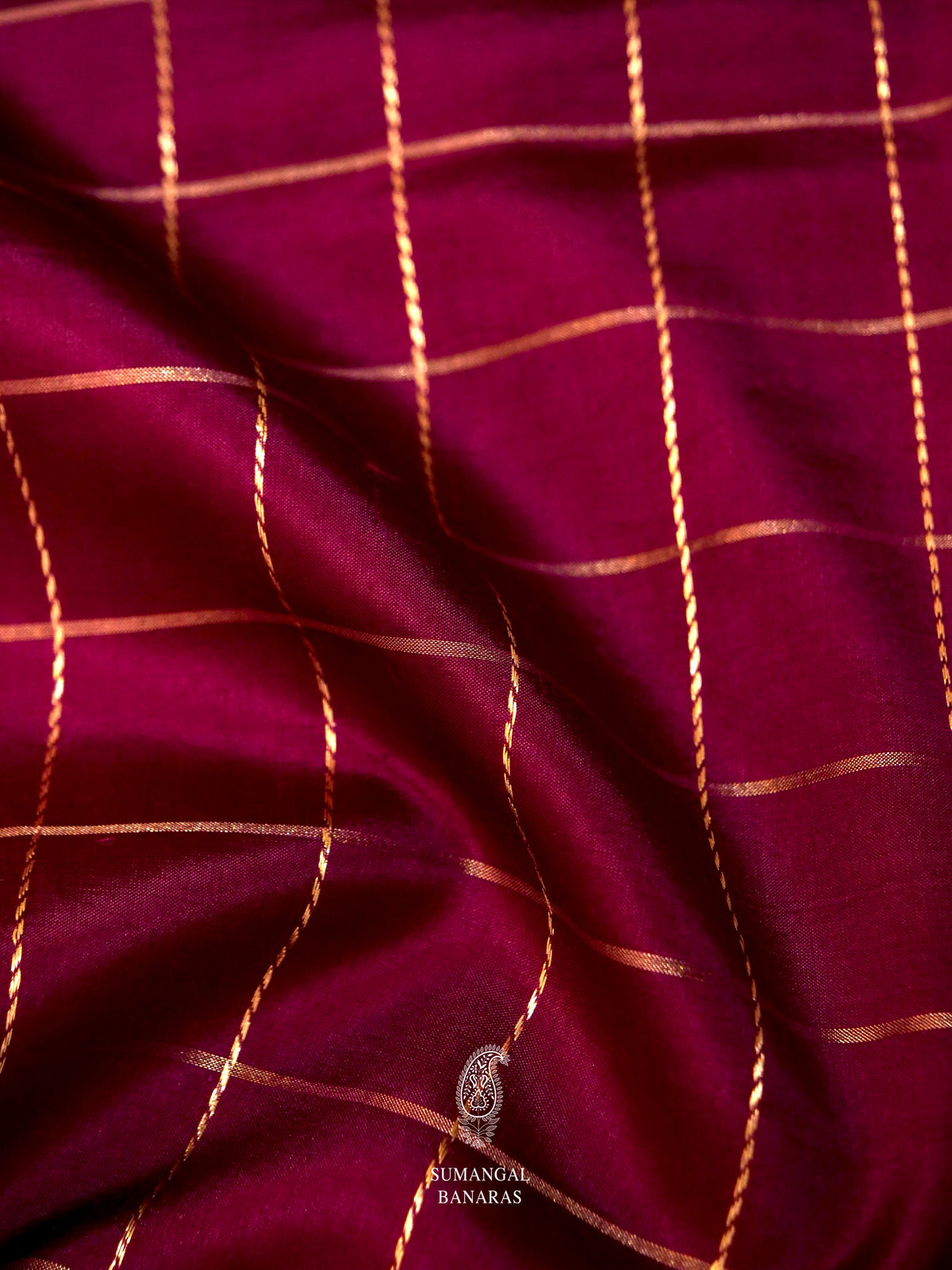 Handloom Banarsi Wine Check Figure Motif Katan Silk Saree