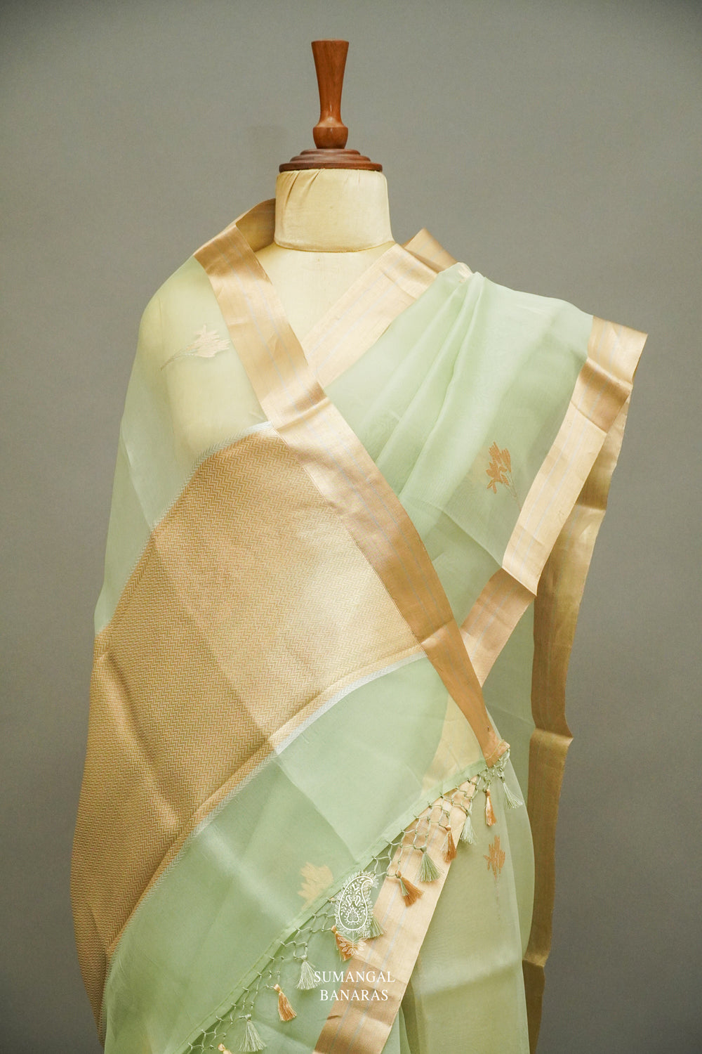 Handwoven Pista Green Breezy Organza Saree