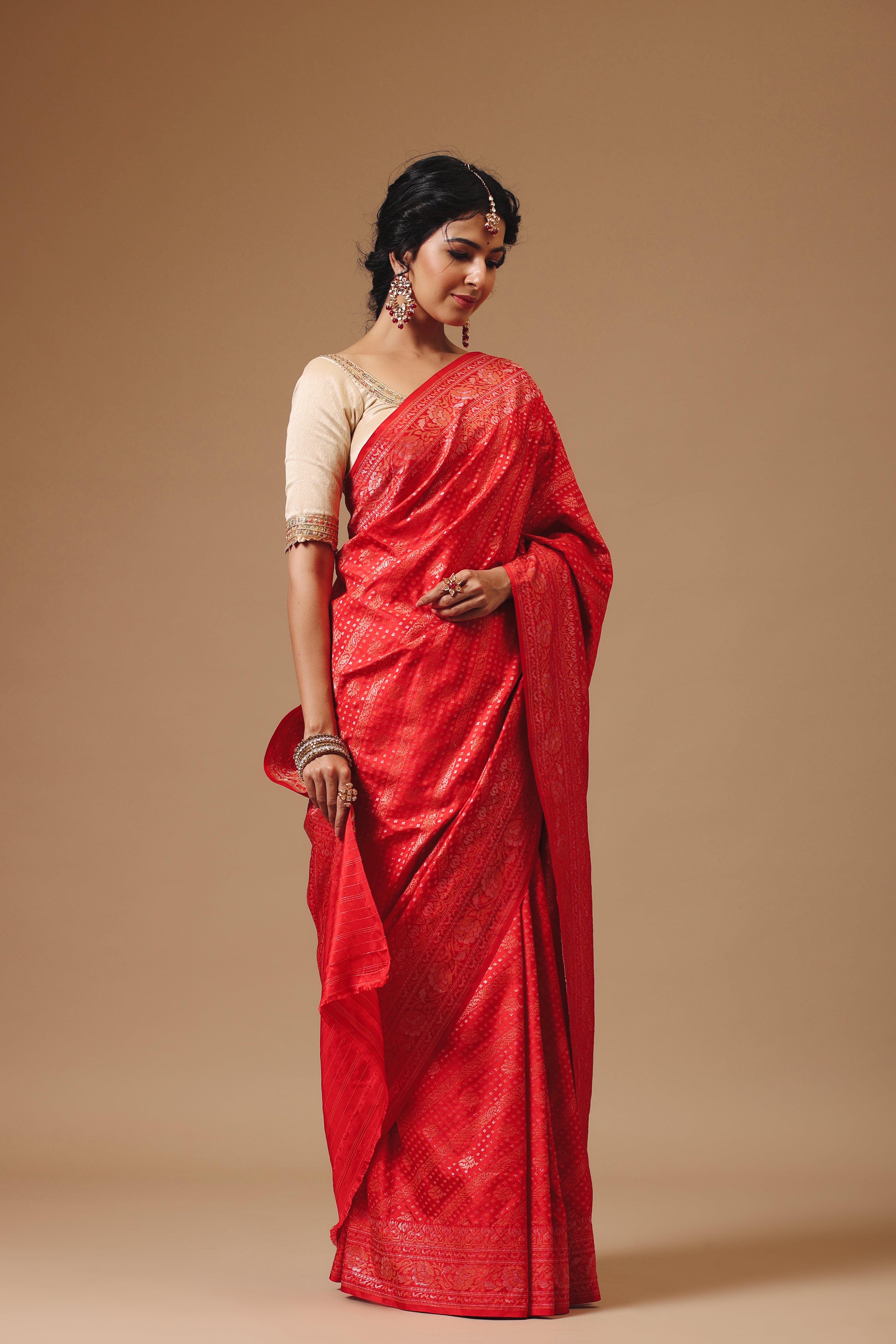 Buy Dressfolk Layina Ombre-Dyed Linen Saree | Pink Color Women | AJIO LUXE